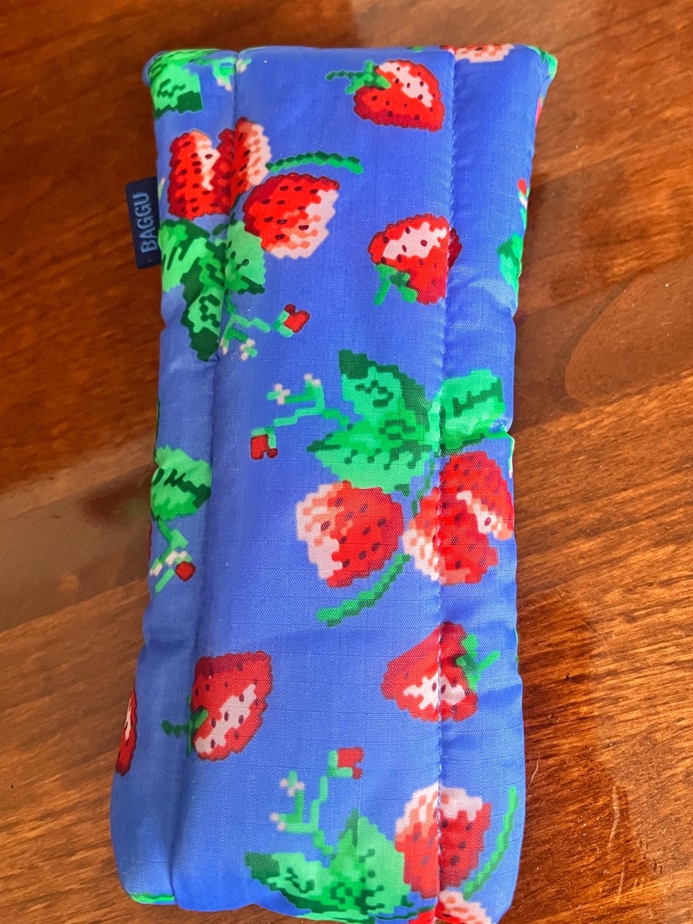 BAGGU puffy glasses sleeve - Picture 2 of 2